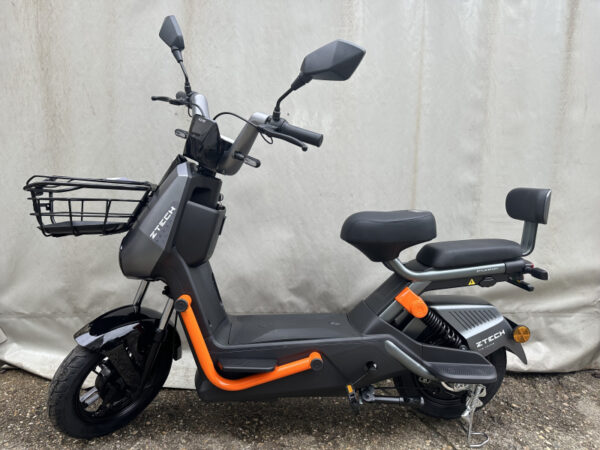 Z-Tech ZT-08 ASTRO Elektromos Robogó